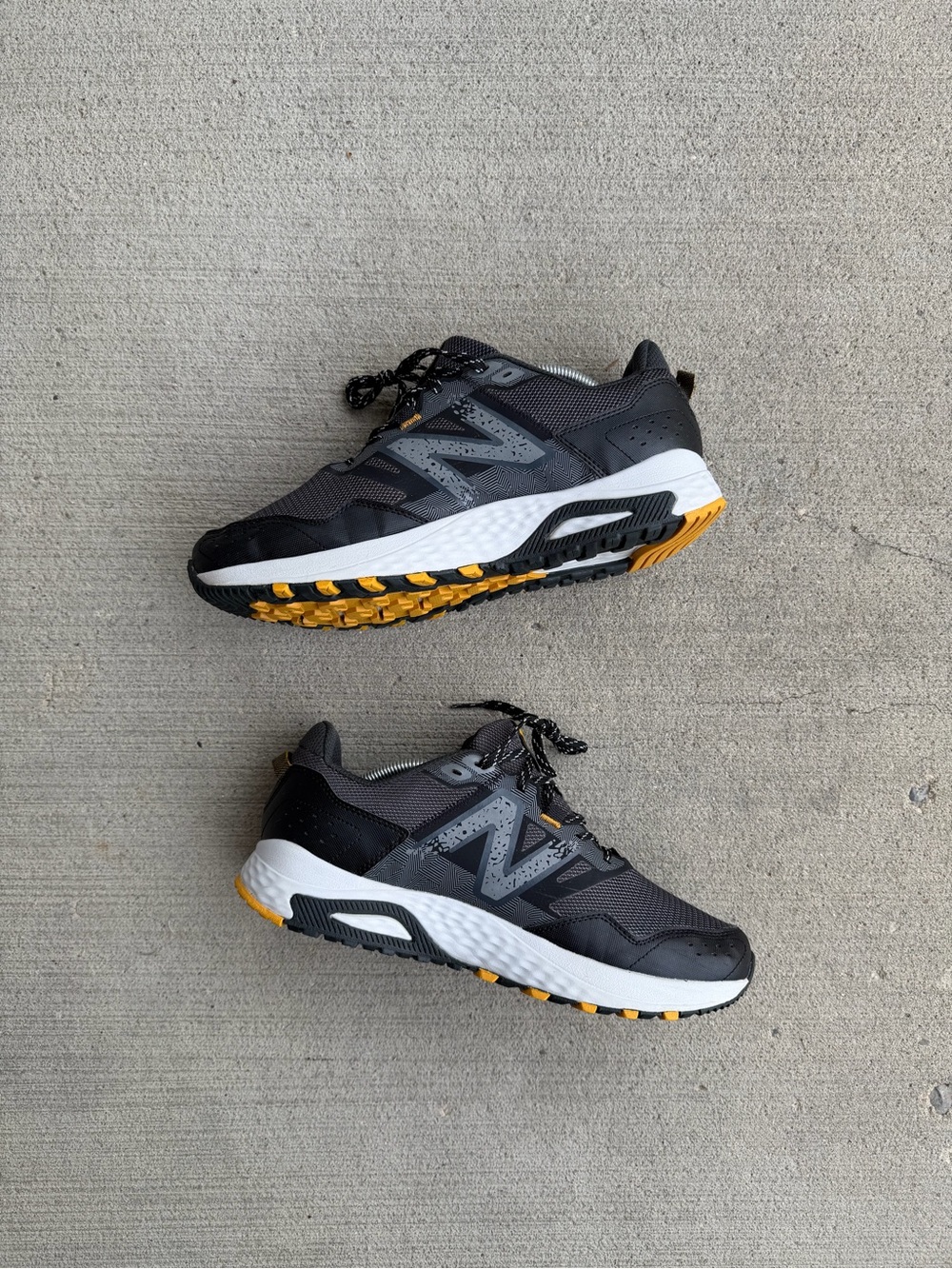 New Balance 410v8 Trail Running Shoes Mens Size 11.5 4E Wide Grey/Black MT410LG8 - Picture 3 of 9